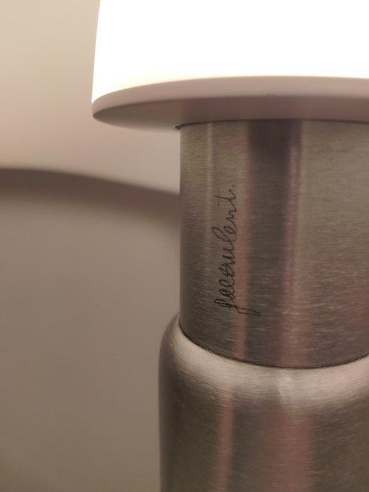 Martinelli Luce - Gae Aulenti - Lampe de table - Métal et, Antiek en Kunst, Antiek | Verlichting