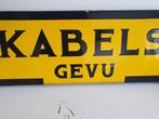 Oud origineel emaille bord met de tekst; KABELS GEVU  -, Antiek en Kunst