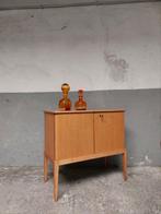 Vintage sideboard, Huis en Inrichting, Kasten | Dressoirs, Nieuw