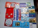 Monde. Various Denominations Various Years (19 items)  (Sans, Postzegels en Munten