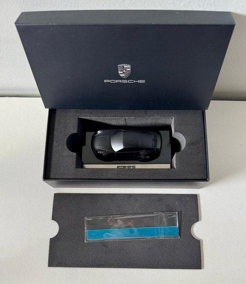 Porsche Design 1:43 - Voiture miniature - Porsche 911-992, Hobby en Vrije tijd, Modelauto's | 1:5 tot 1:12