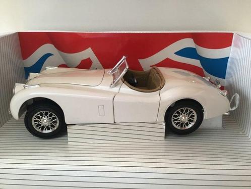 Ertl - 1:18 - 1948 - Jaguar XK120 - Broken White - Opening, Hobby & Loisirs créatifs, Voitures miniatures | 1:5 à 1:12