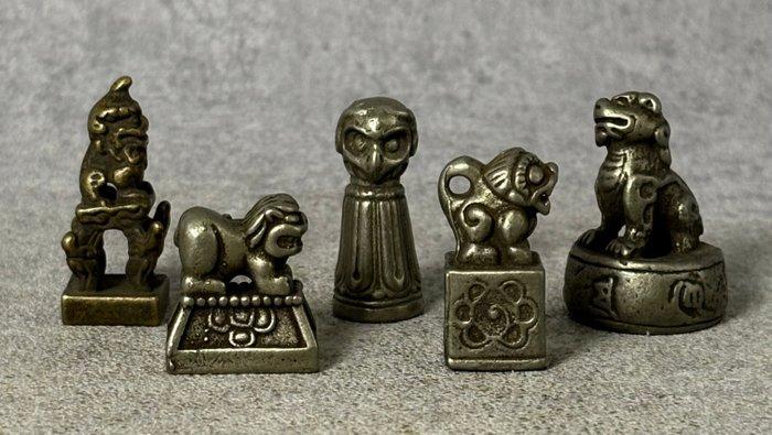 GRATIS VERZENDING Vijf zegels - Brons - Tibet - Eind 20e, Antiquités & Art, Antiquités | Autres Antiquités