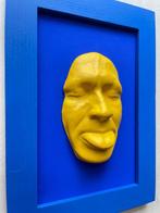 gregos - Small yellow mockery on blue background-blue frame