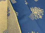 Eleganza Notturna: Blauw jacquardweefsel met gouden rozetten, Antiek en Kunst