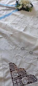 Magnifique drap et taies doreiller du coffre de grand-mère