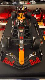 Bburago 1:18 - Modelauto - Sergio Perez Red Bull RB19 #11, Nieuw