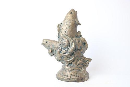Superbe sculpture en bronze intitulée Carpe grimpante par, Antiek en Kunst, Antiek | Overige Antiek