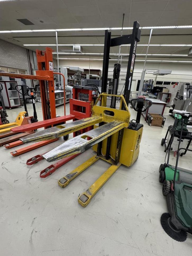 Online veiling: Yale MS10-17 Meeneemheftruck, Zakelijke goederen, Machines en Bouw | Heftrucks en Intern transport
