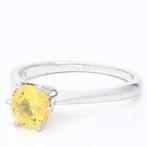 Ring - 18 karaat Witgoud - 0.66ct. tw. Saffier, Handtassen en Accessoires, Ringen, Nieuw