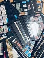 Monde  - Trieur du monde sur les cartes, Gestempeld