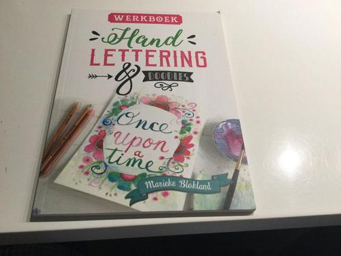Handlettering + doodles werkboek 9789043920865, Boeken, Hobby en Vrije tijd, Zo goed als nieuw, Verzenden