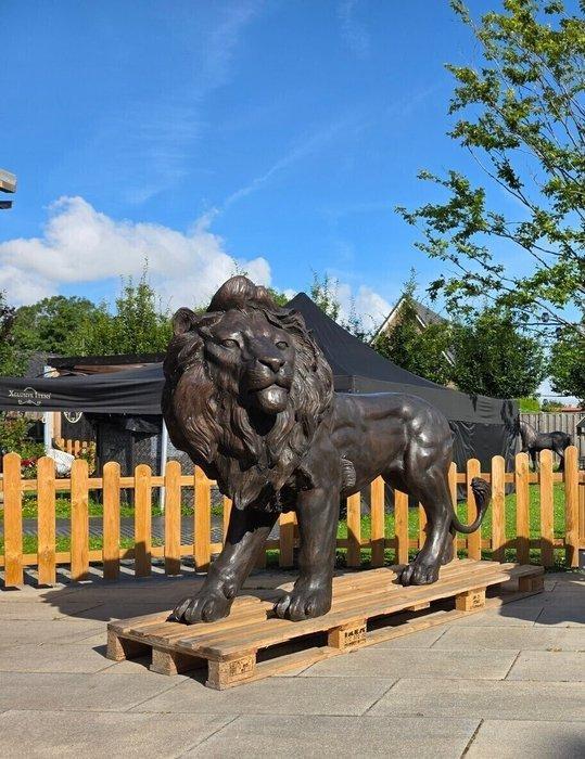 Beeld, XXL Bronze Lion 230cm - Guard 205kg - 140 cm - Brons, Antiek en Kunst, Curiosa en Brocante