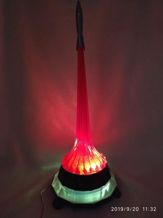 Sovjet Ruimtevaart Tafellamp “Rocket” – Origineel lichaam en, Antiek en Kunst, Antiek | Wandborden en Tegels