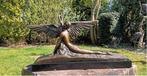 Sculpture, art deco vrouw met zwaan - 25 cm - Bronze