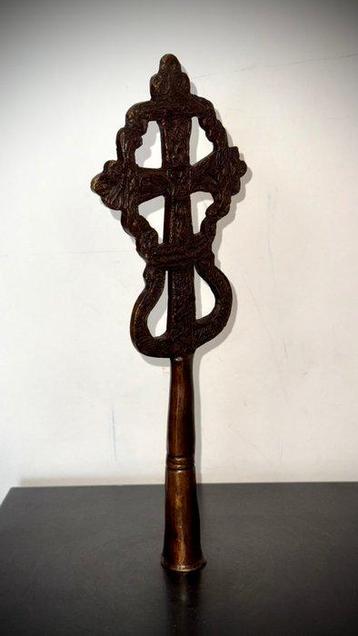 Processiekruis - 34 cm - Gepatineerd brons - 2010-2020