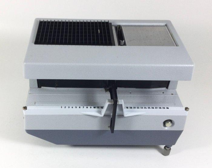Liesegang Automat Fan 24V met accessoires en koffer plus 200, Audio, Tv en Foto, Fotocamera's Analoog