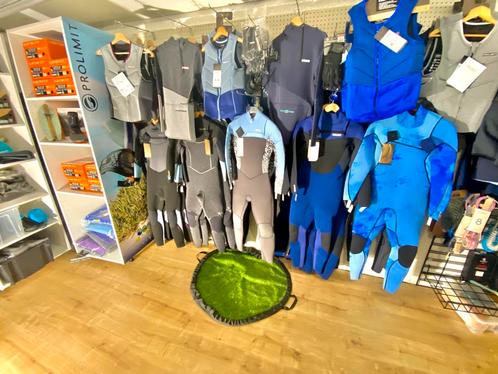 Combinaisons de kitesurf en promotion - Neuf et occasion, Watersport en Boten, Watersportkleding, Ophalen of Verzenden