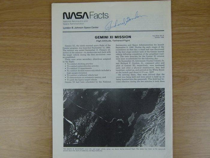NASA feitenblad Gemini 11 met originele handtekening Richard, Antiek en Kunst, Antiek | Wandborden en Tegels