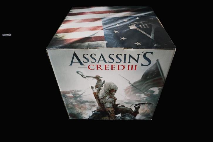 Assassins Creed III Promo Game Store Shop Standee Display, Diversen, Overige Diversen, Verzenden