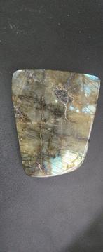 Labradorite Forme libre - Hauteur : 4 cm - Largeur : 15 cm-