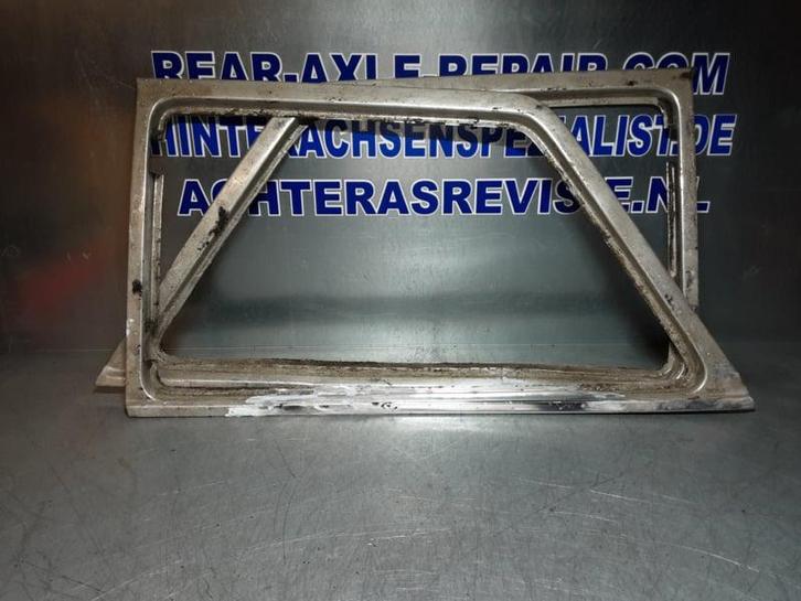 Chroomlijst links en rechts van de achterste zijruiten Op..., Auto-onderdelen, Carrosserie, Gebruikt, Opel, Verzenden