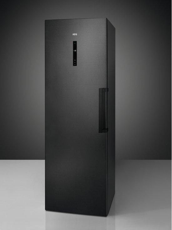 AEG AGB728E5NB nieuw nieuw, Elektronische apparatuur, Vriezers en Diepvrieskisten, Nieuw