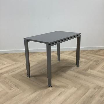 Tweedehands Wini tafel / bureau in hoogte verstelbaar (bxd), Huis en Inrichting, In hoogte verstelbaar, Gebruikt, Bureau