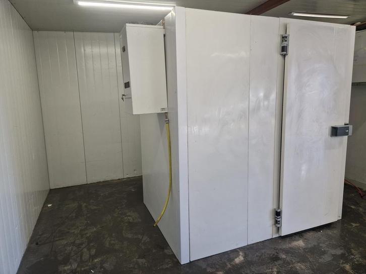 Koelcel 196 x 136 x 210 cm stekker klaar, Zakelijke goederen, Horeca | Keukenapparatuur, Gebruikt, Koelen en Vriezen