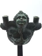 Romain antique Bronze Eros Cradling Goose Applique Tardive, Collections