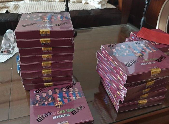 2024/25 Eleven Card FC Barcelona Team Refractor - 5 Box -, Verzamelen, Stickers