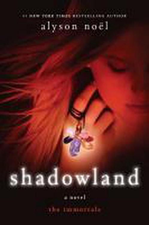 Shadowland 9780312650056, Livres, Livres Autre, Envoi