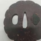 Japans antiek ijzeren tsuba - IJzer (gegoten) -  - Japan -