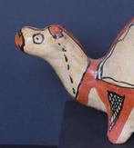 Berber Kabyle zoomorfe kameelfiguur van 22 cm in terracotta.