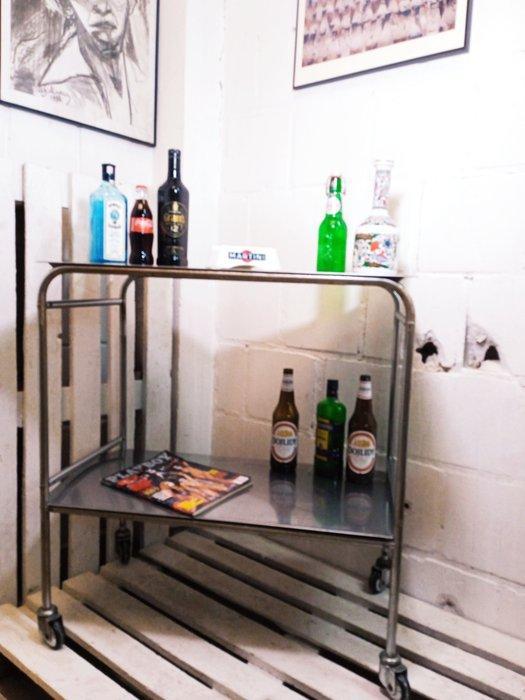 Table basse - Ancienne table médicale, armoire à liqueurs -, Antiquités & Art, Antiquités | Assiettes décoratives & Carrelages