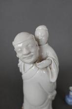 Figuur - Standing Man Carrying a Lady on his Back - Kangxi,