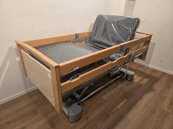 FMB Care Belvita 151 #50D Elektrisch Hoog LAAG-LAAG, Diversen, Verpleegmiddelen, Zo goed als nieuw, Verzenden