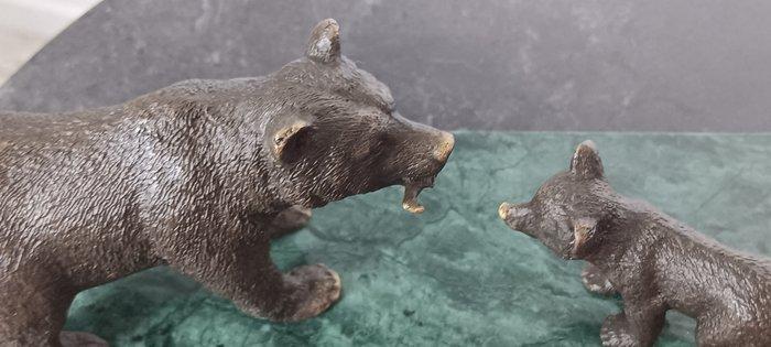 Sculpture, moeder beer met jonge - 8 cm - marbre en bronze, Antiek en Kunst, Kunst | Designobjecten