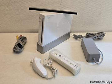 Nintendo Wii - White Console + Controller / Nunchuck beschikbaar voor biedingen