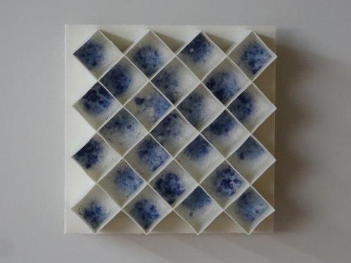 Hans Meeuwsen - 2023-118 blauw-wit porseleinen wandrelief, Antiek en Kunst, Kunst | Schilderijen | Modern
