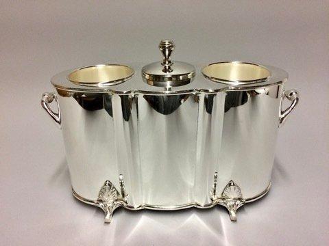 Wijnkoeler - Wijnkoeler voor twee flessen met een vak voor, Antiek en Kunst, Curiosa en Brocante