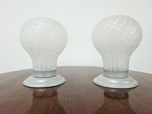 2P - Tafellamp (3) - Tafellampen uit de jaren 70 van matglas, Antiek en Kunst, Antiek | Verlichting