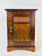 Pijpenkast - Arts & Crafts eiken rokerskastje pijpenrek -