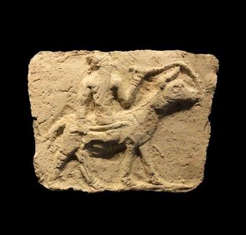 Argile mésopotamienne représentant le dieu « Emesh » sur un