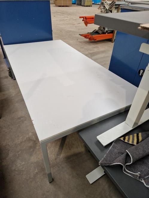 Tafel 240x120cm lichtgrijs/grijs niet verstelbaar gebruikt, Maison & Meubles, Bureaux, Enlèvement ou Envoi