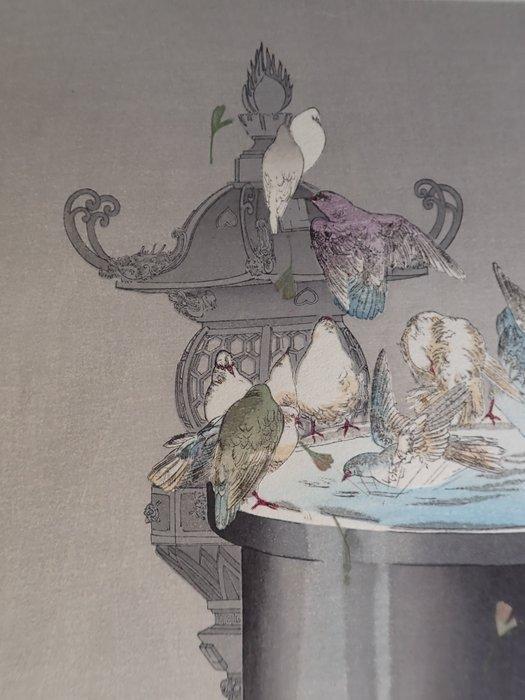 Pigeons in a Temple Ground or Pigeons and Stone Lantern, Antiquités & Art, Antiquités | Autres Antiquités