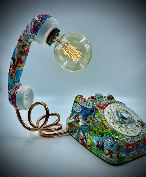 Tafellamp - Plastic, Koper, Metaal - Opera gemaakt door AF, Antiek en Kunst, Curiosa en Brocante