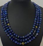 Natuurlijk lapislazuli uit Afghanistan, on gedragen, van