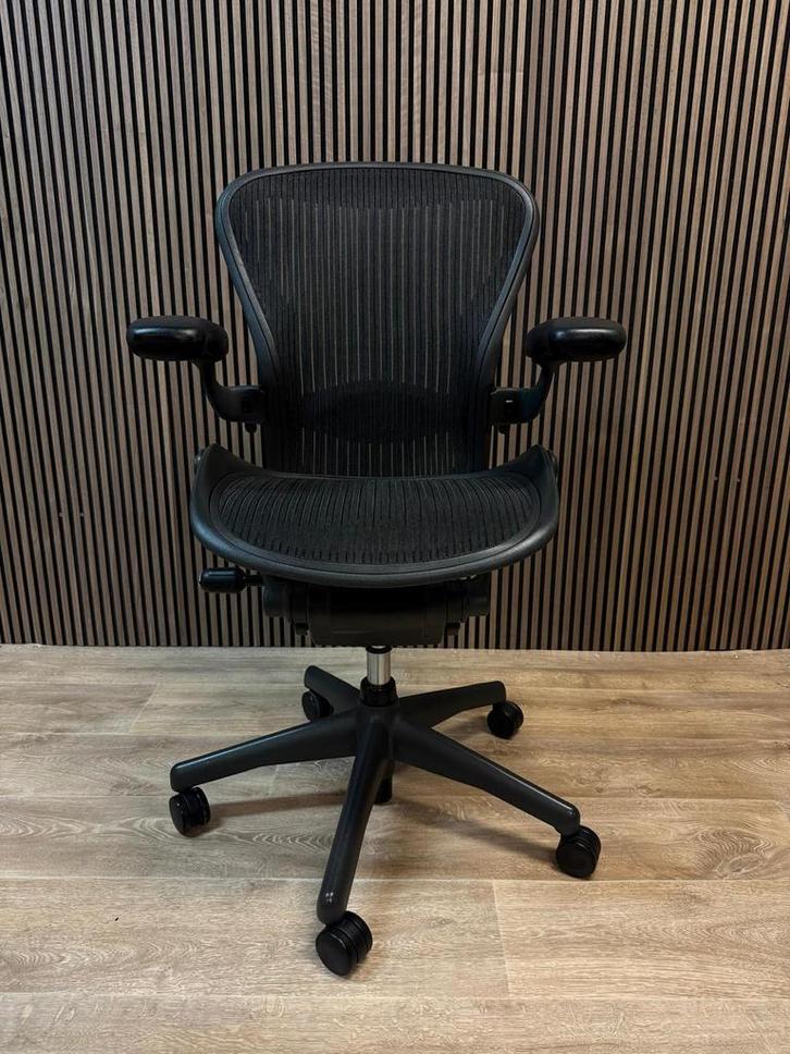 Zwarte Herman Miller Aeron Bureaustoel, Refurbished, Huis en Inrichting, Bureaustoelen, Bureaustoel, Zwart, Zo goed als nieuw
