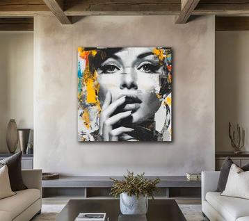 PLM-Art - Black & White Woman